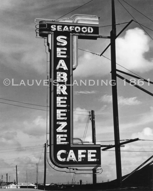 Seabreeze Cafe business sign